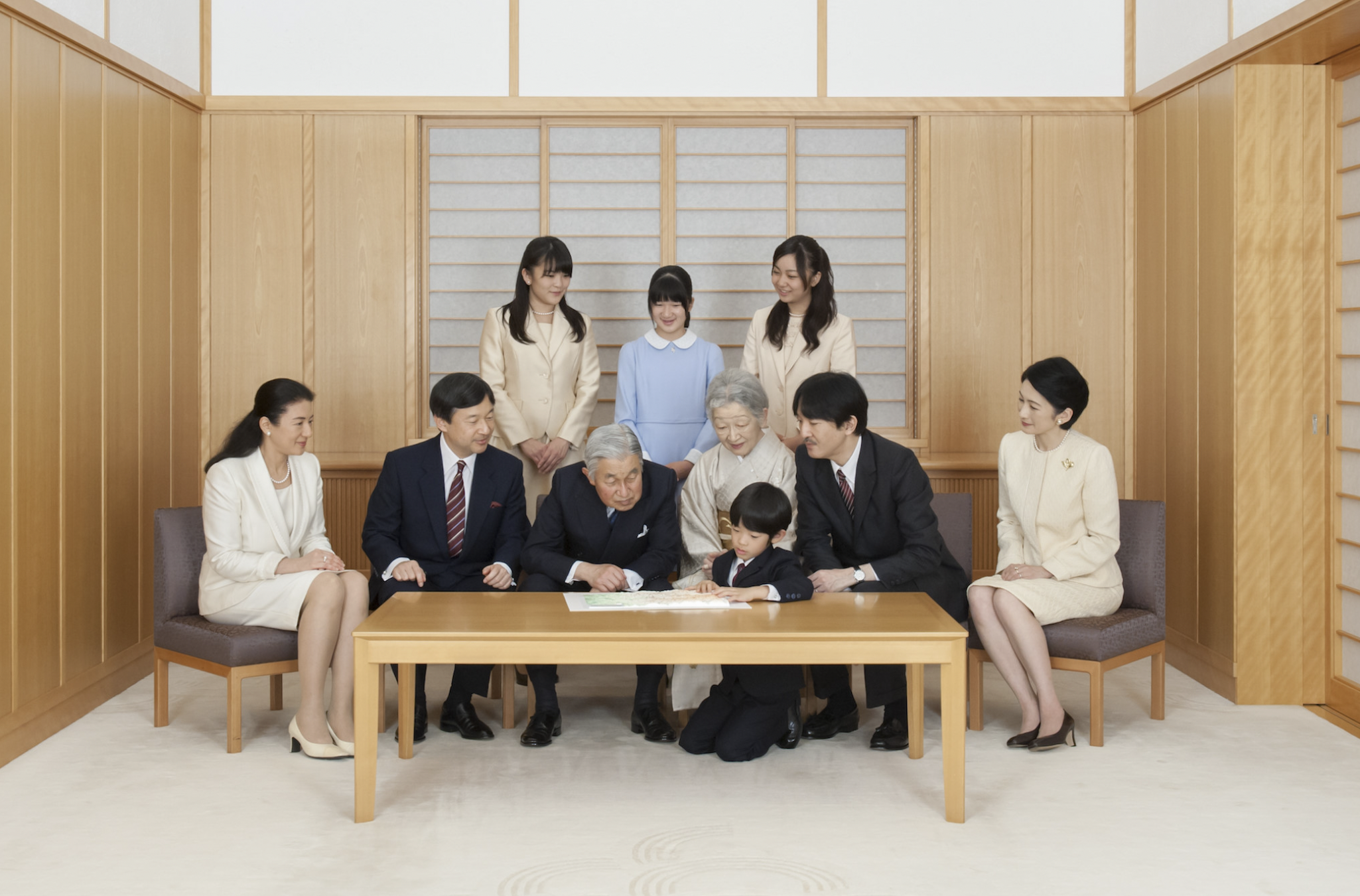 Former Emperor Akihito and former Empress Michiko with their family in November 2013 - Wikipedia