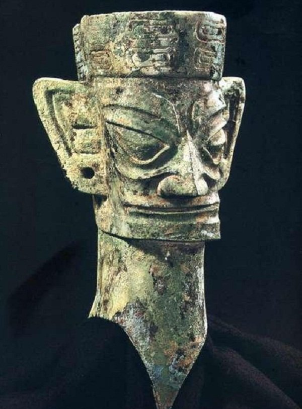 Bronze heads unearthed from the No. 2 Sacrificial Pit, from the official website of Sanxingdui Museum