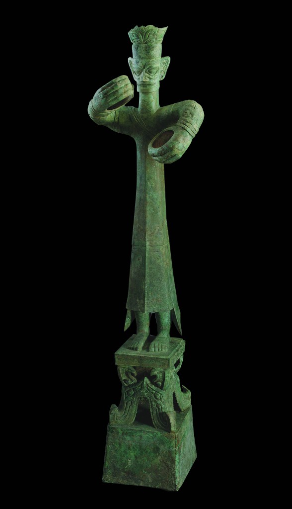 Bronze large standing portrait, from the official website of Sanxingdui Museum